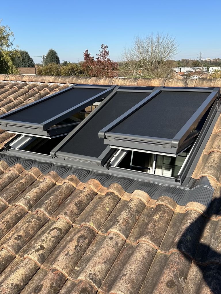 Verrière 3 en 1 solaire avec Stores par chaleur VELUX 2. jpg Verrière 3 en 1 solaire avec Stores par chaleur VELUX 2. jpg